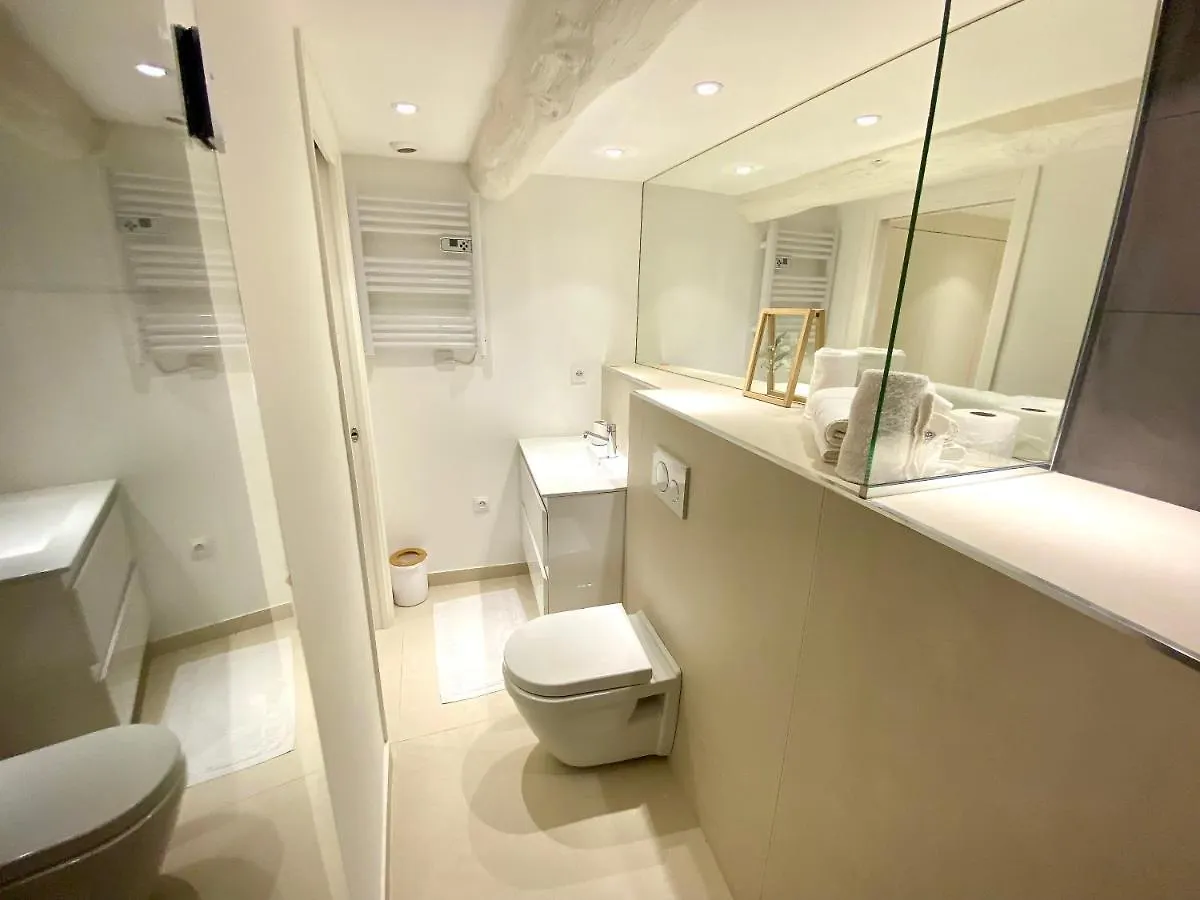 LE BARRI -Cannes - superbe studio au coeur du Suquet France